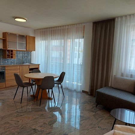Hotel Engel สลูแดร์โน ภายนอก รูปภาพ