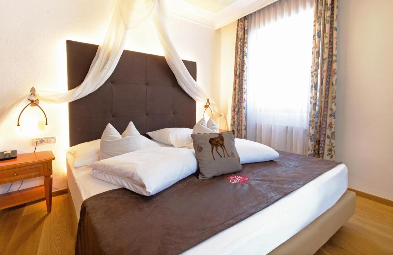Hotel Engel สลูแดร์โน ห้อง รูปภาพ
