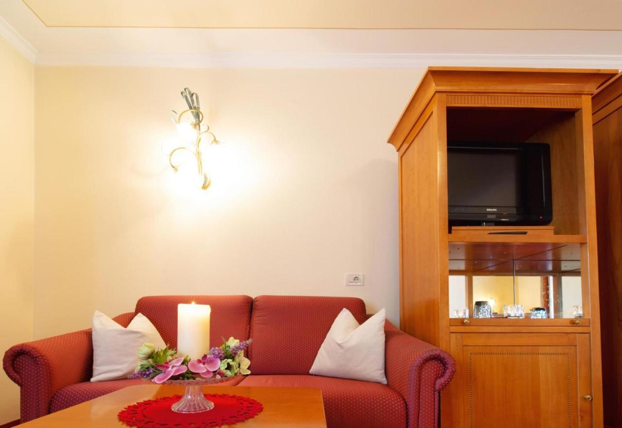 Hotel Engel สลูแดร์โน ภายนอก รูปภาพ
