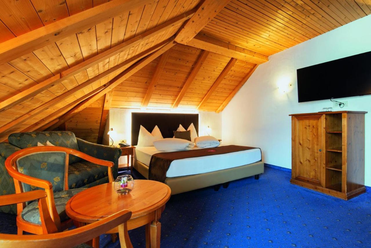 Hotel Engel สลูแดร์โน ภายนอก รูปภาพ