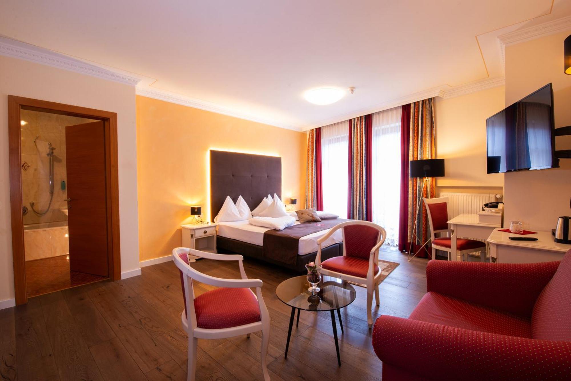 Hotel Engel สลูแดร์โน ภายนอก รูปภาพ