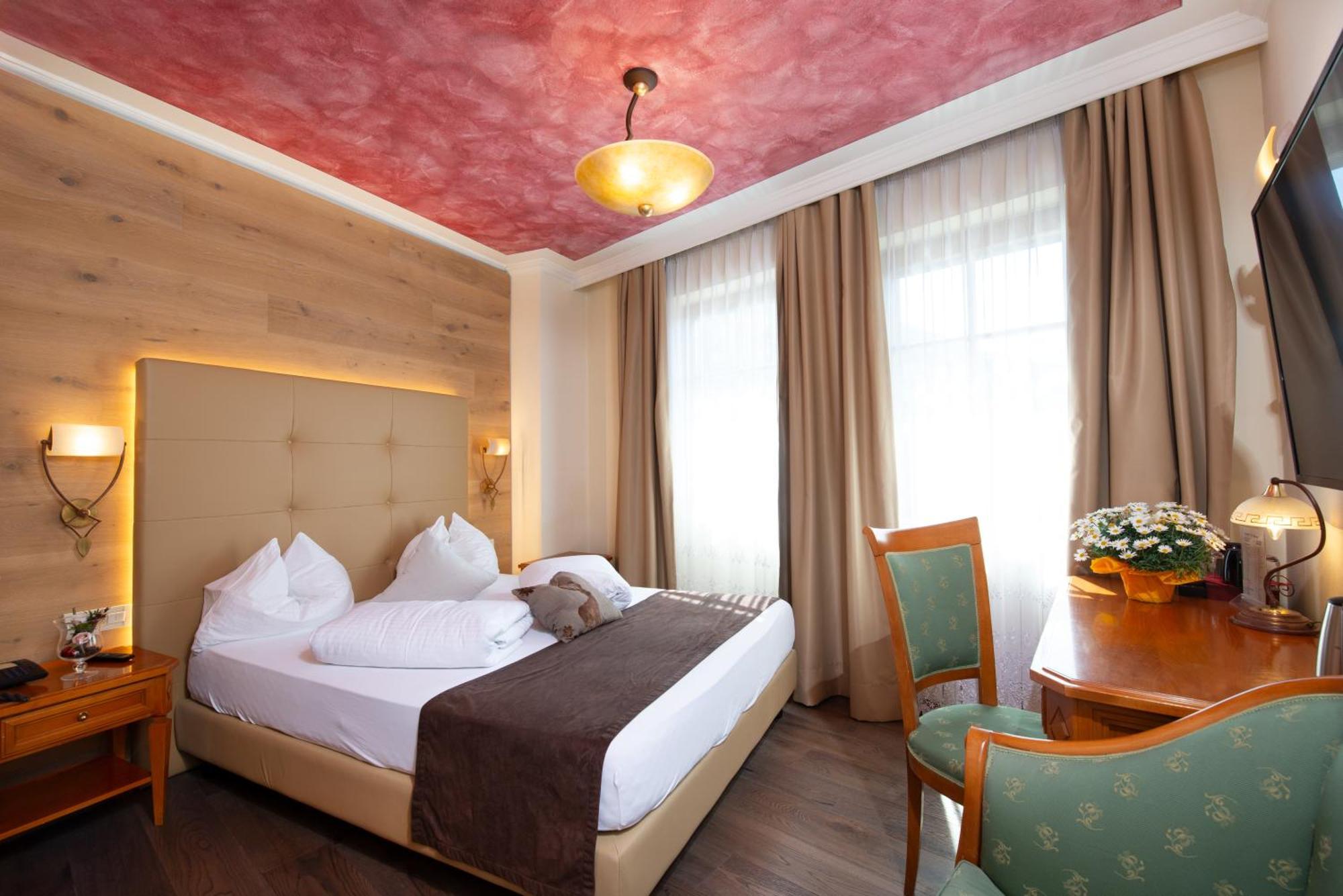 Hotel Engel สลูแดร์โน ภายนอก รูปภาพ