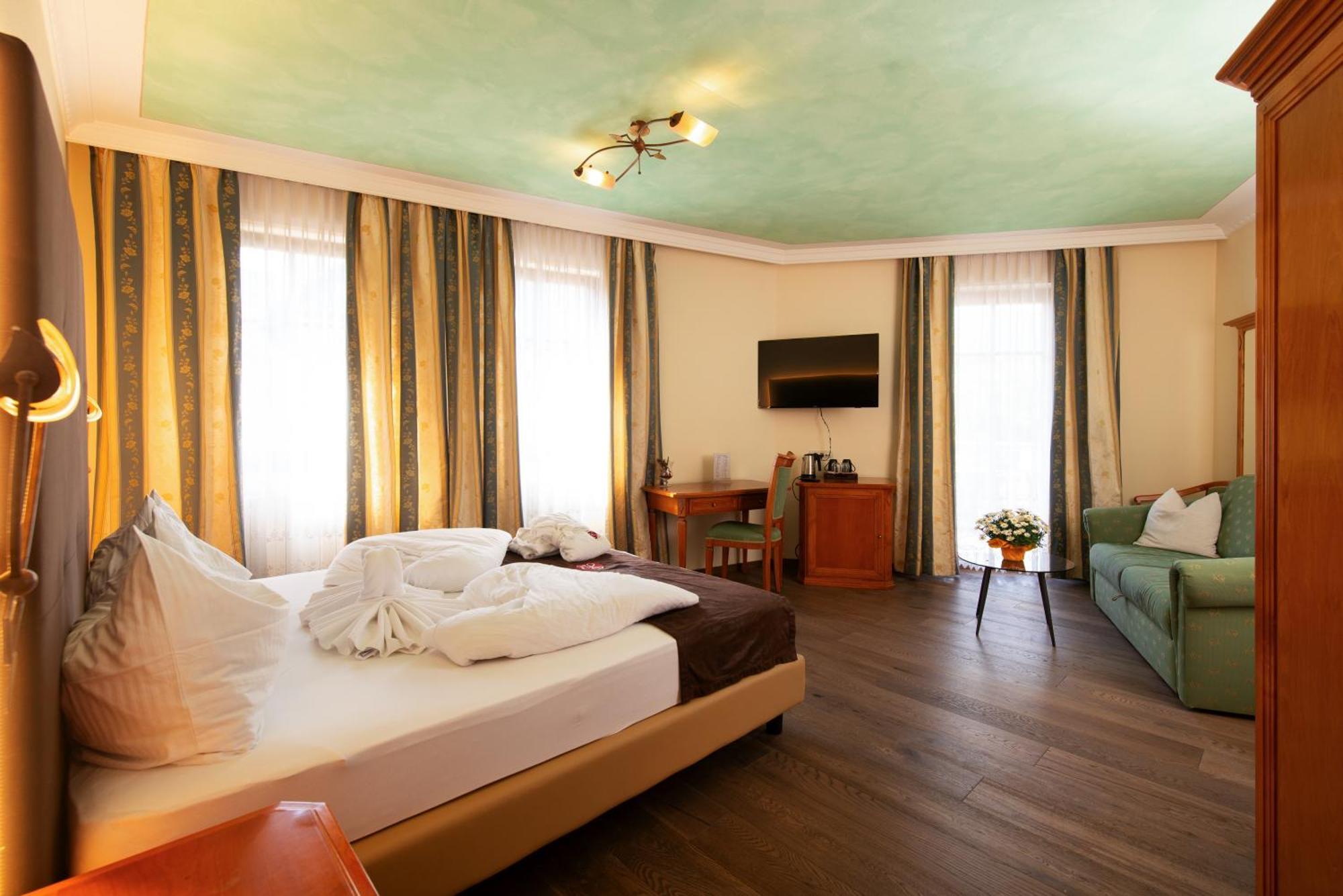 Hotel Engel สลูแดร์โน ภายนอก รูปภาพ