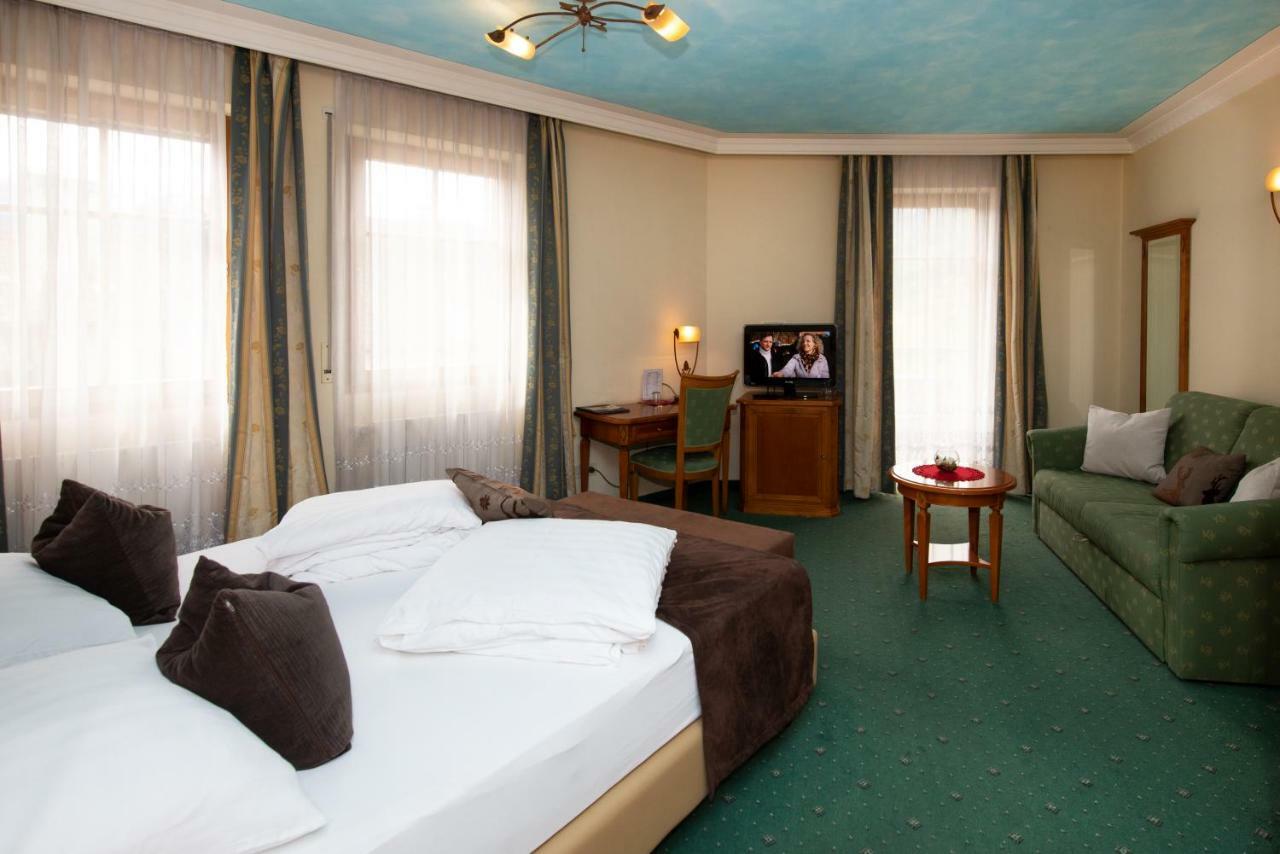 Hotel Engel สลูแดร์โน ภายนอก รูปภาพ