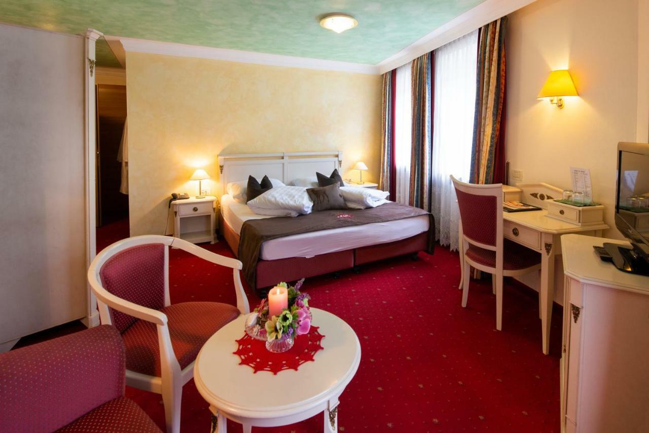 Hotel Engel สลูแดร์โน ภายนอก รูปภาพ