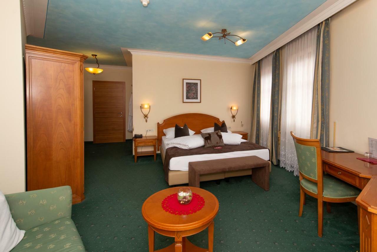 Hotel Engel สลูแดร์โน ภายนอก รูปภาพ
